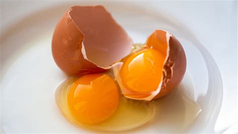 chances of double yolk|Double Yolk Eggs: All You Need To Know .